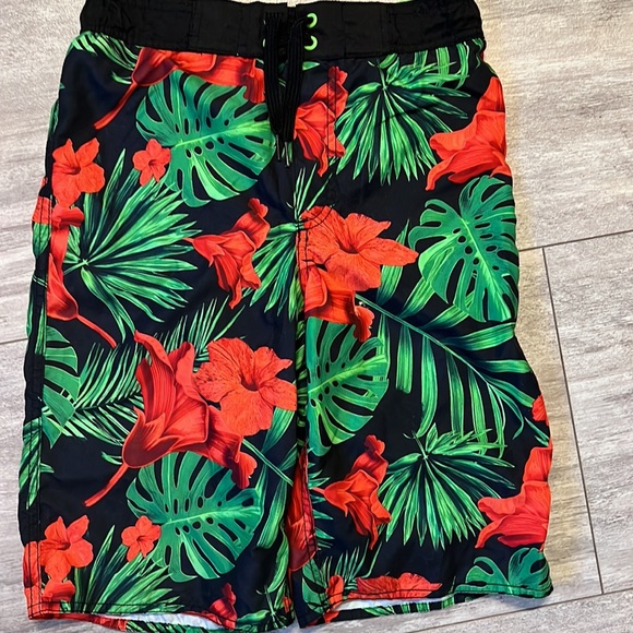 Bundle of 2 Boys Swim Trunks- Size 14/16 - Picture 4 of 6